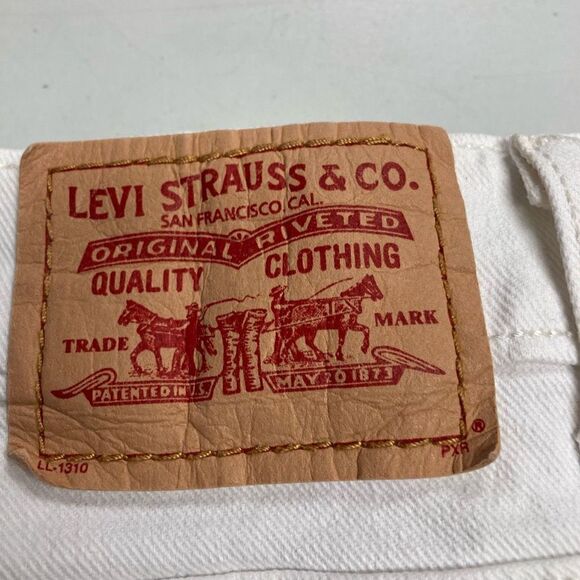 LEVI’S 515 Shorts White Size 14 Cuffed Inseam 11” 10.5” Rise - Picture 10 of 11